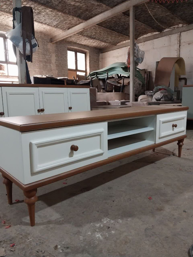 میز TV طول ۱۸۰ مدل لوتوس جنس mdf روکش چوب راش و چوب روسی اصل