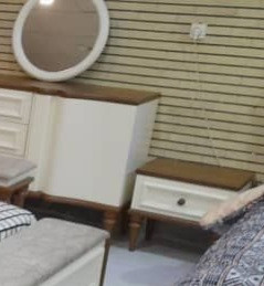 پاتختی تک کشوی مدل لوتوس جنس mdf روکش چوب راش و چوب روسی اصل گروویی کرم
