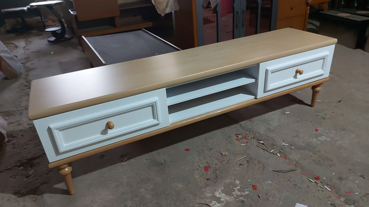 میز TV طول ۱۸۰ مدل لوتوس جنس mdf روکش چوب راش و چوب روسی اصل