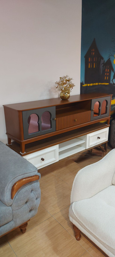 میز TV طول ۱۸۰ مدل لوتوس جنس mdf روکش چوب راش و چوب روسی اصل